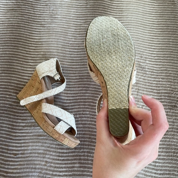 Toms Sienna Woven Cork Wedge Sandals - Picture 10 of 11